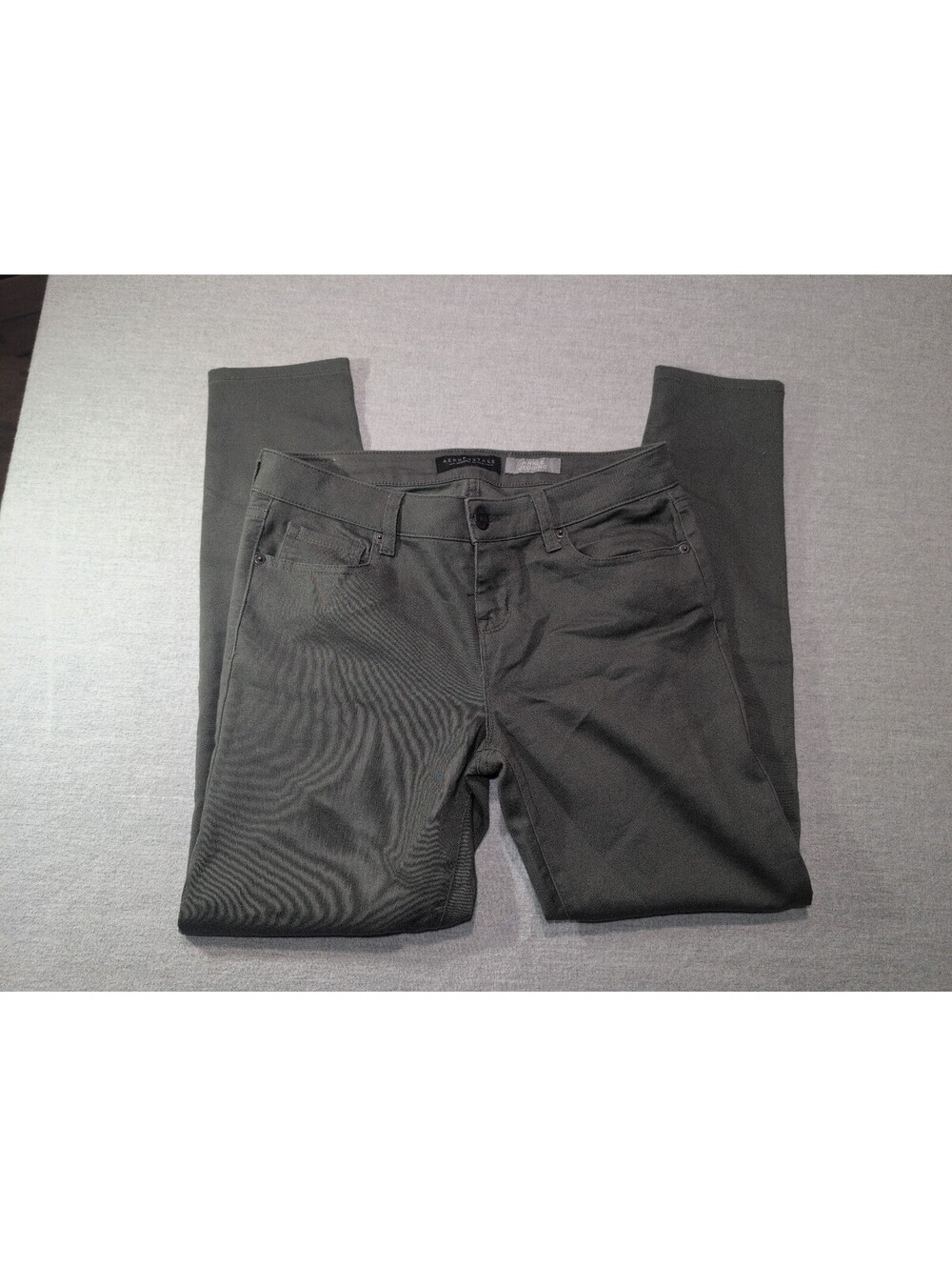 Aeropostale ankle jegging olive green pants